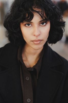 ORIANA  REYES